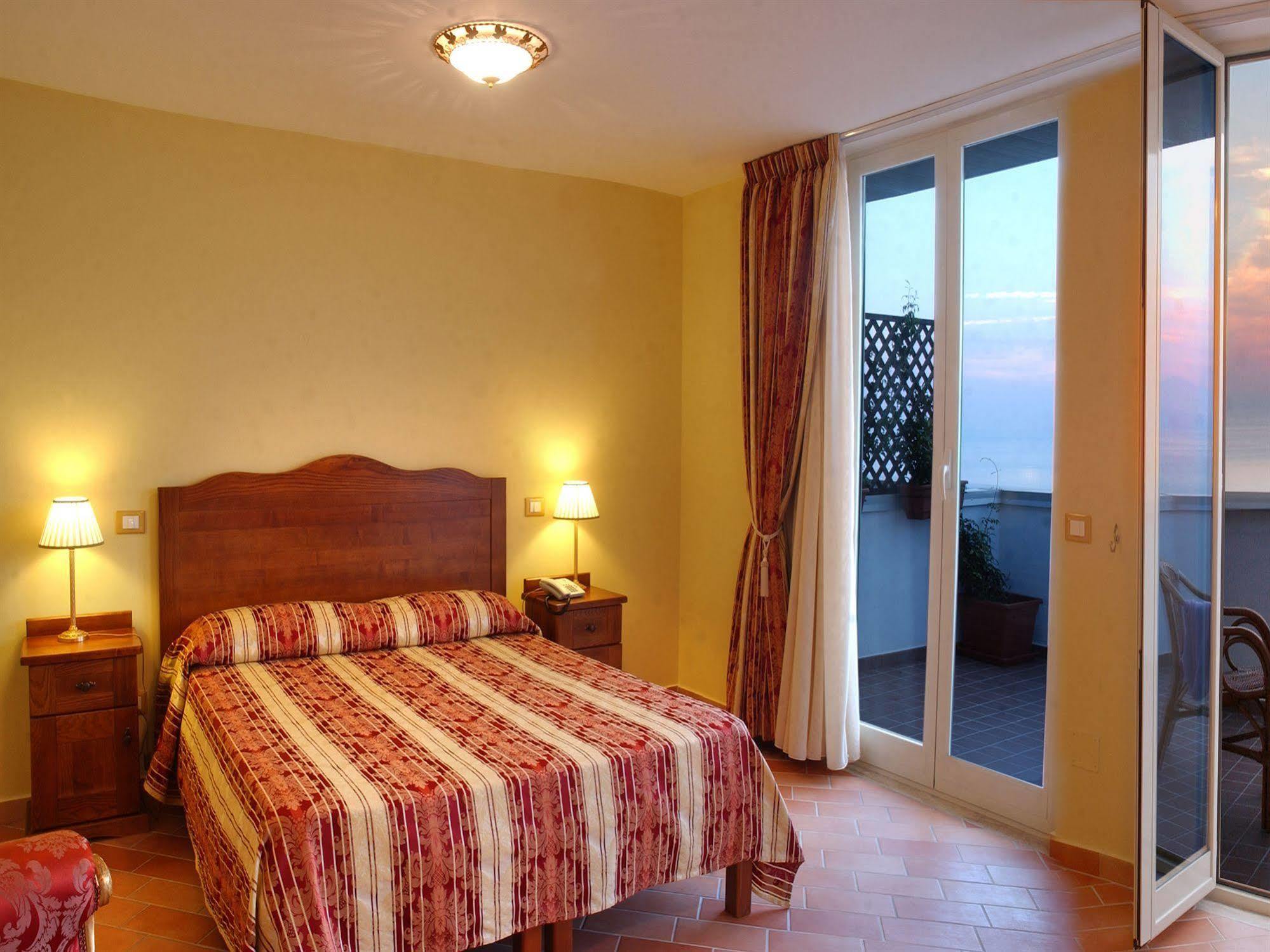 Hotel Baia Palinuro Bilik gambar
