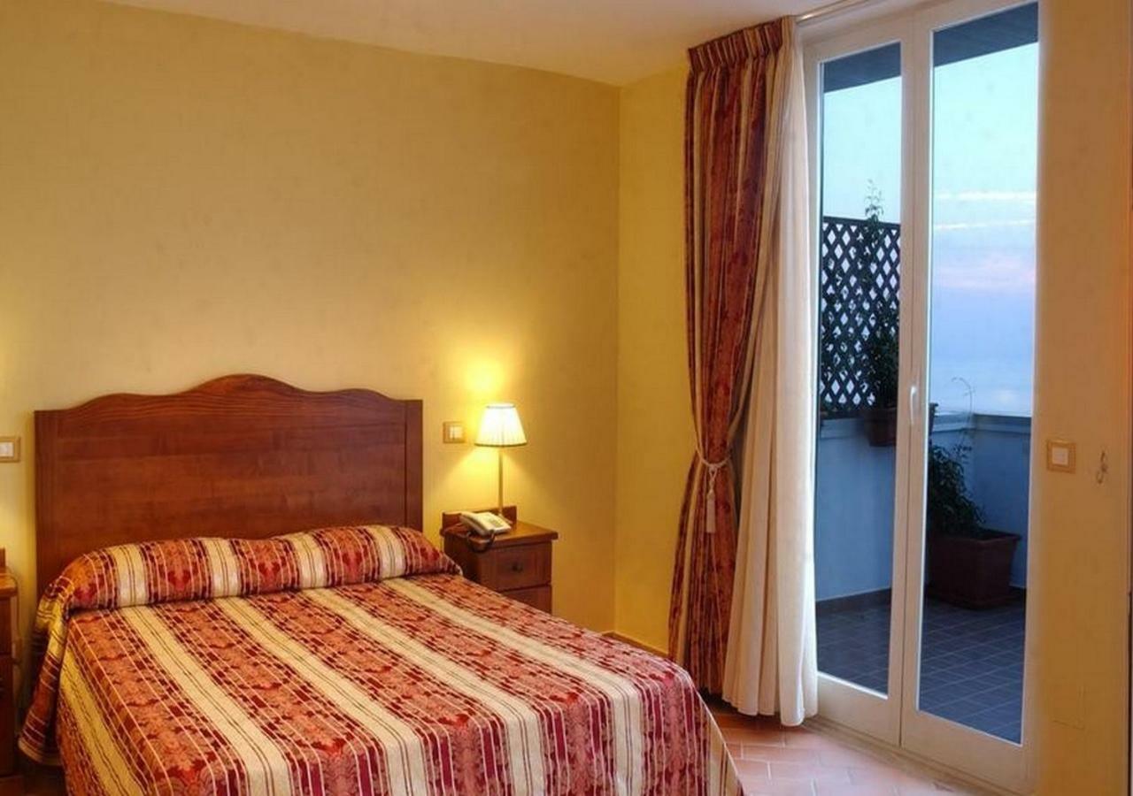 Hotel Baia Palinuro Luaran gambar
